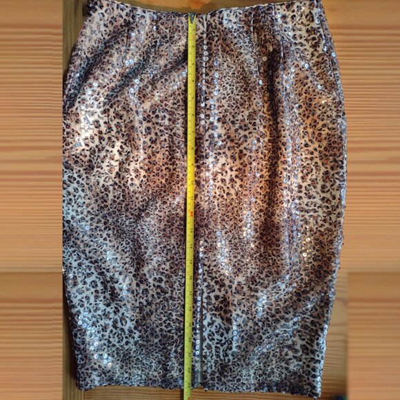 Silk Skirt with animal print sequins - Picture 6 of 7